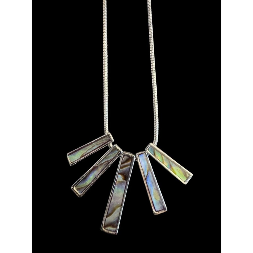 Glacier Pearle Shell Inlay Necklace Silver-Tone Chain Adjustable Length 16"-18"